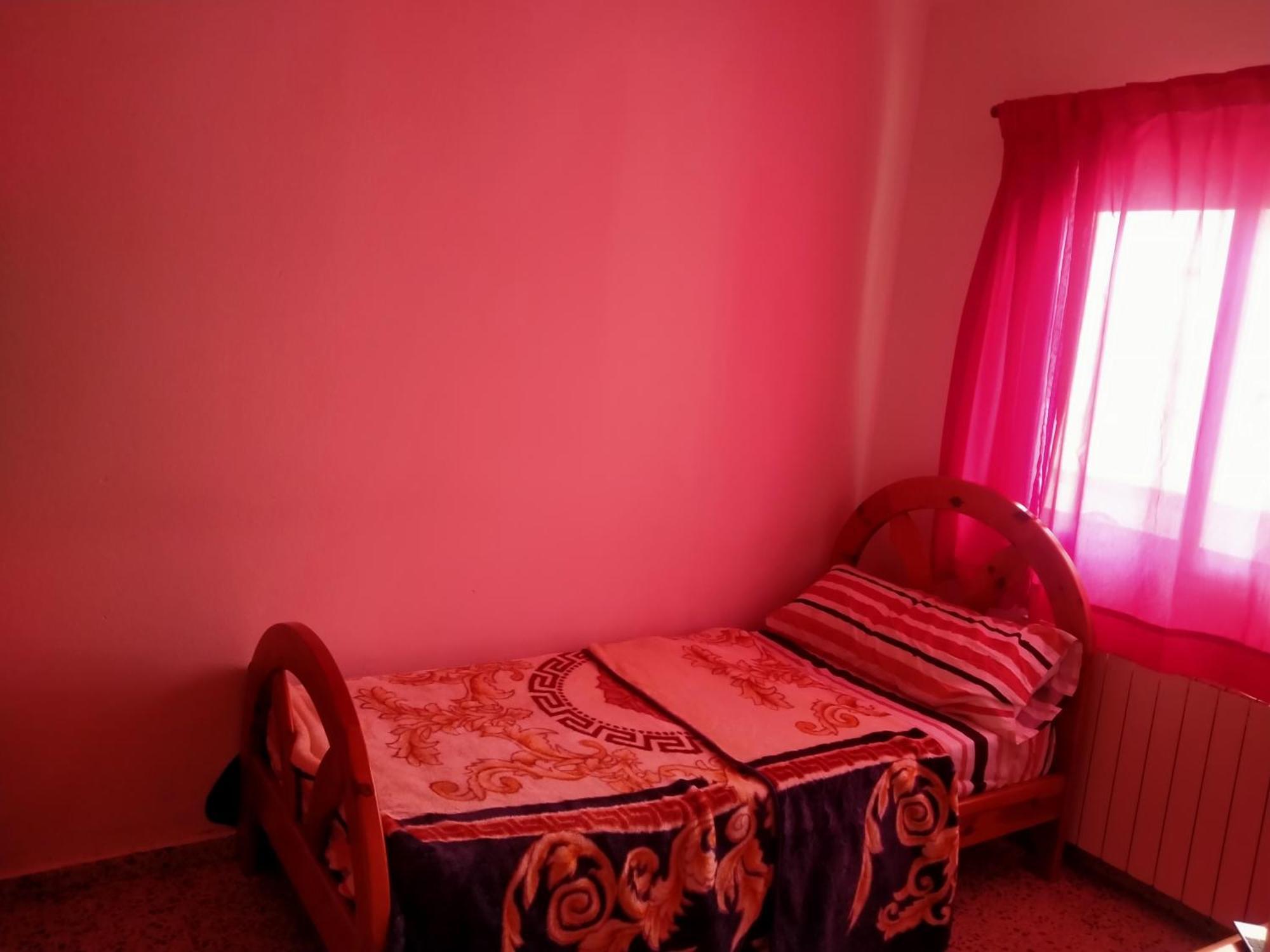 Habitacion E Zaragoza Bagian luar foto